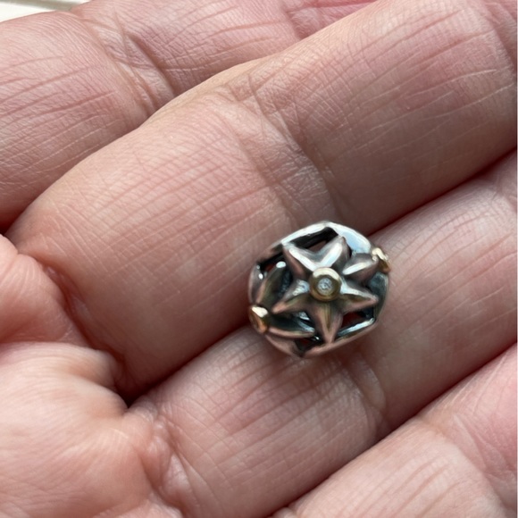 Pandora's Stella Star charm - RETIRED - Picture 2 of 14